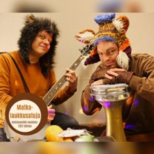 Superteatteri esitt&auml;&auml;: Matkalaukkusatuja