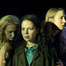 TAMPEREEN TEATTERIKES&Auml;: KOLME SISARTA
