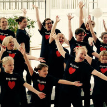 Sing & Shine -kuorot: Kev&auml;tloisto