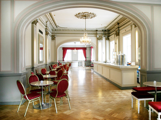 Aleksanterin teatteri - L&auml;mpi&ouml;