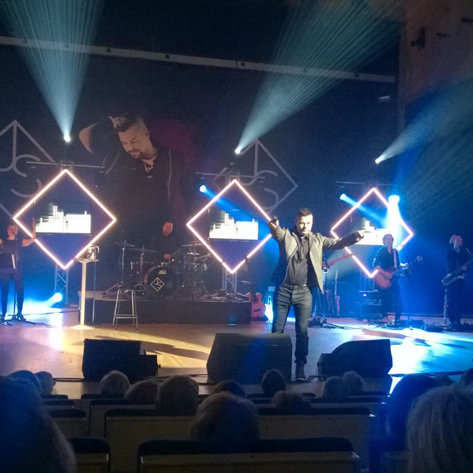 Tapiolasali - Jari Sillanp&auml;&auml;