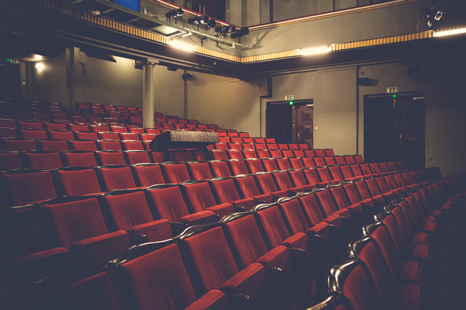 P&auml;&auml;n&auml;ytt&auml;m&ouml;